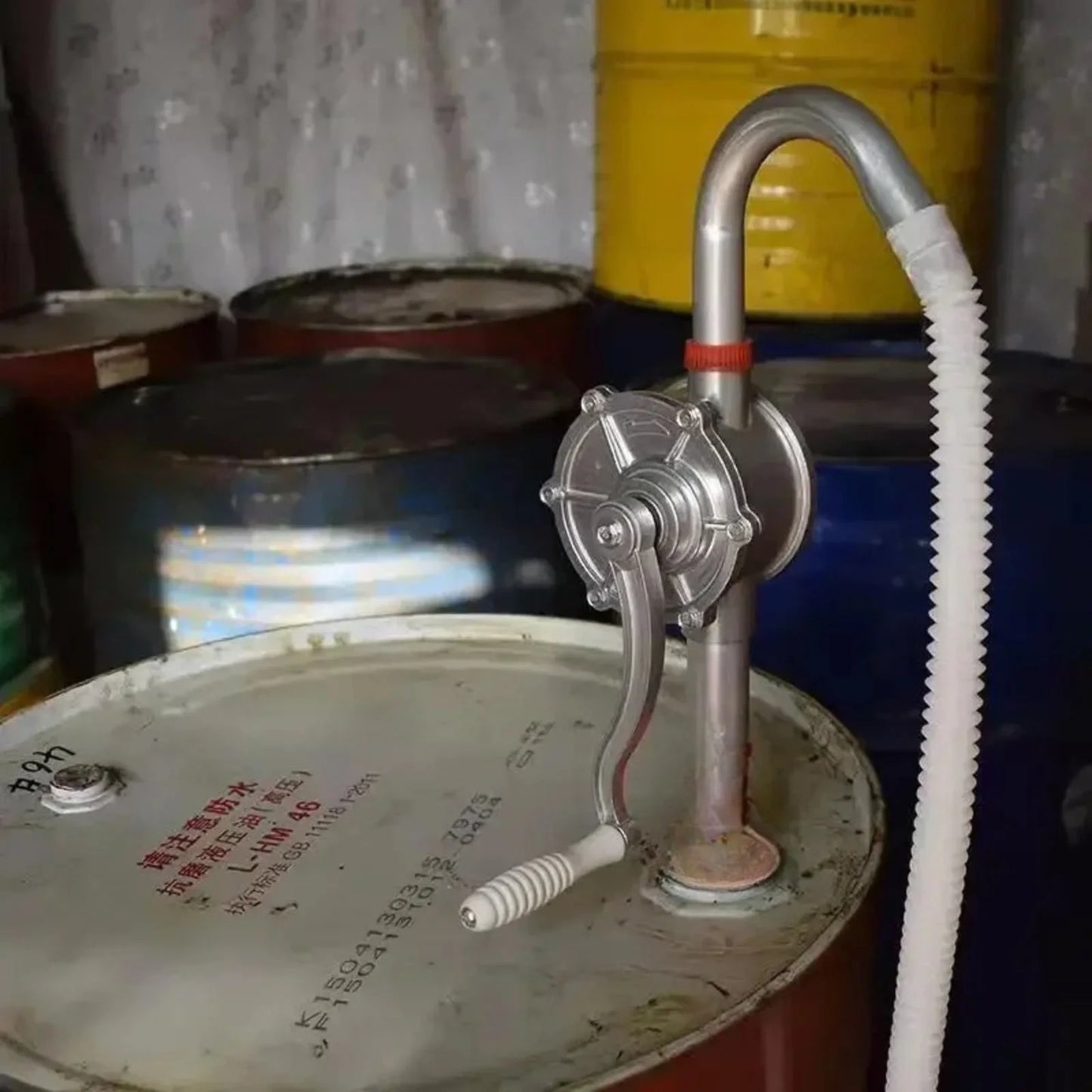 🛢️ مضخة يدوية قوية لنقل الوقود والزيوت بسهولة وأمان